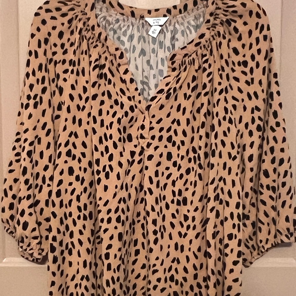 Crown & Ivy Tan and Black Patterned Blouse